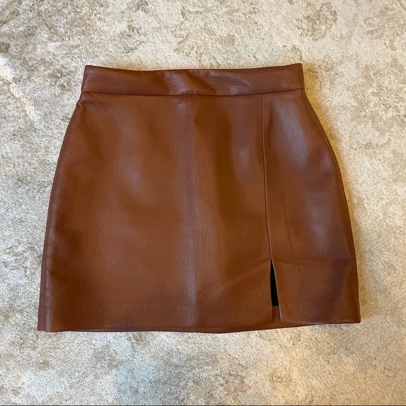 Aritzia Wilfred Patio Skirt Cognac - Picture 6 of 8